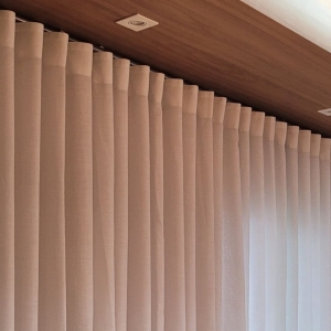 Lavagem e manutenção de cortinas e persianas